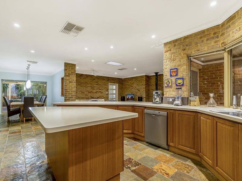 64 Gallipoli Drive, Greenmount WA 6056