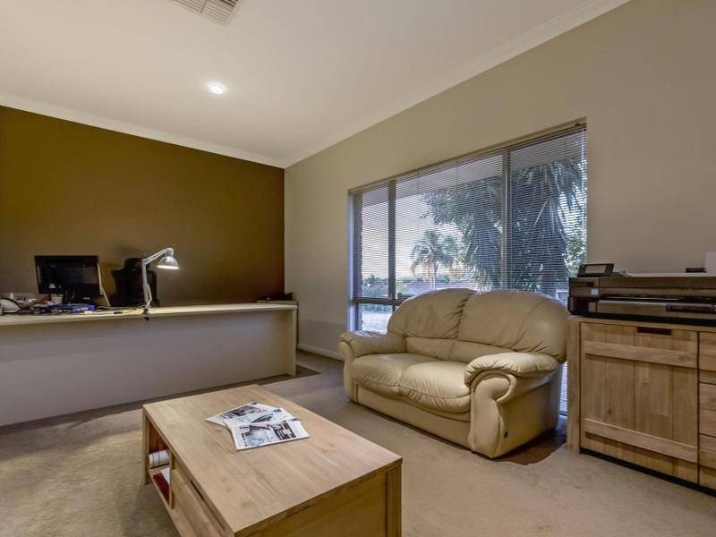 64 Gallipoli Drive, Greenmount WA 6056