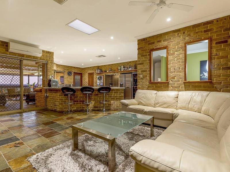 64 Gallipoli Drive, Greenmount WA 6056