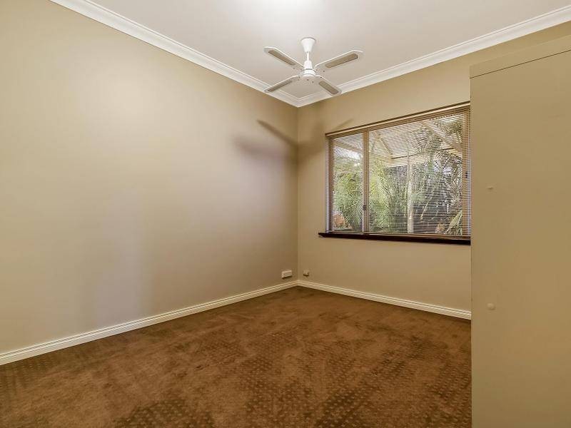 64 Gallipoli Drive, Greenmount WA 6056