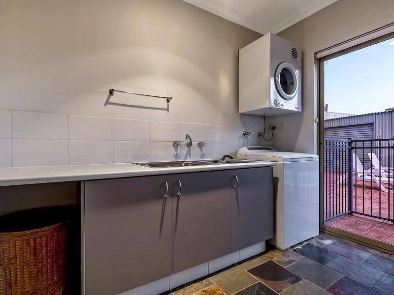 64 Gallipoli Drive, Greenmount WA 6056