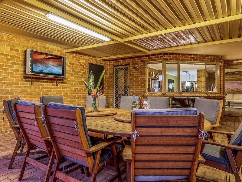 64 Gallipoli Drive, Greenmount WA 6056