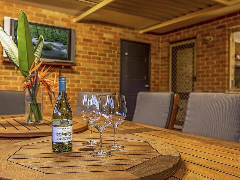 64 Gallipoli Drive, Greenmount WA 6056