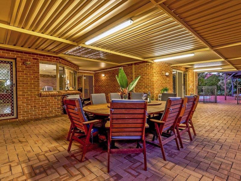 64 Gallipoli Drive, Greenmount WA 6056