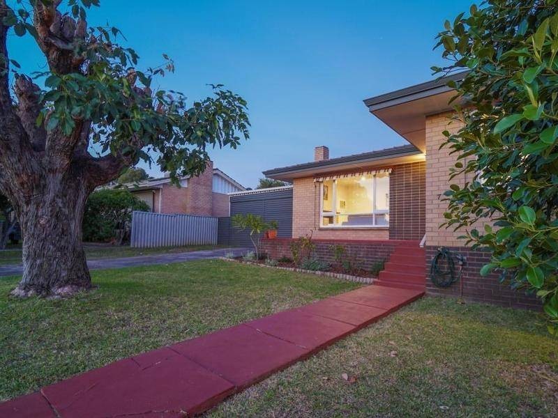 7 Sefton Avenue, Viveash WA 6056