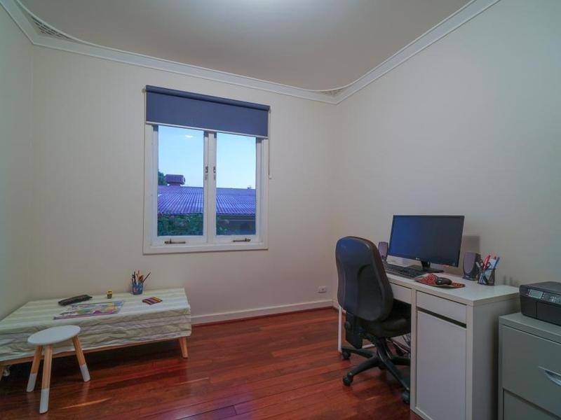 7 Sefton Avenue, Viveash WA 6056