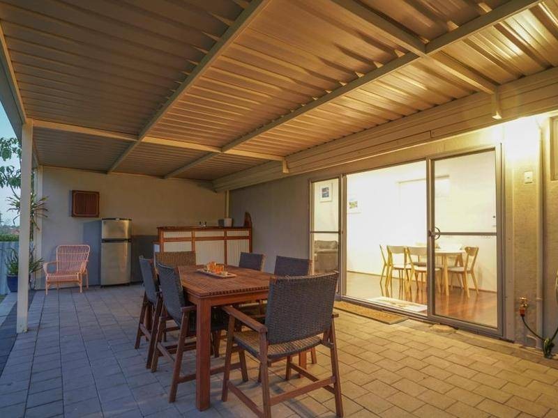 7 Sefton Avenue, Viveash WA 6056