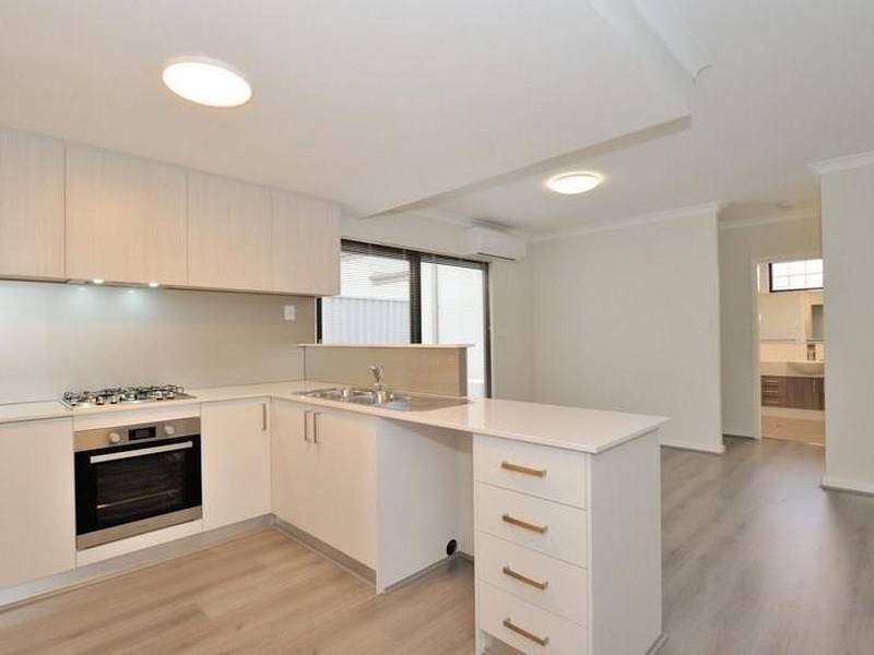 1/16 Dudley Street, Midland WA 6056