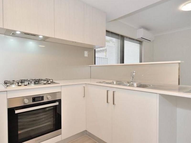 1/16 Dudley Street, Midland WA 6056