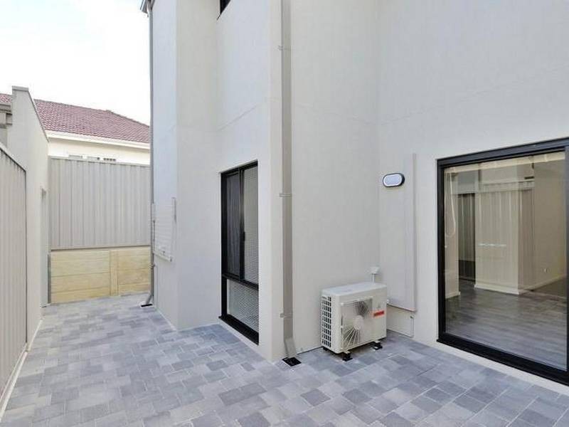 1/16 Dudley Street, Midland WA 6056