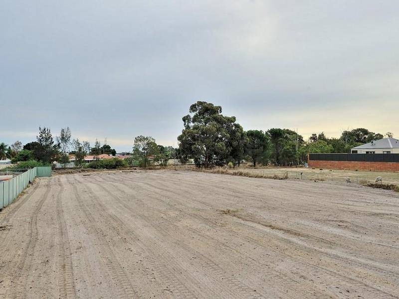 11 Balfour Road, Swan View WA 6056
