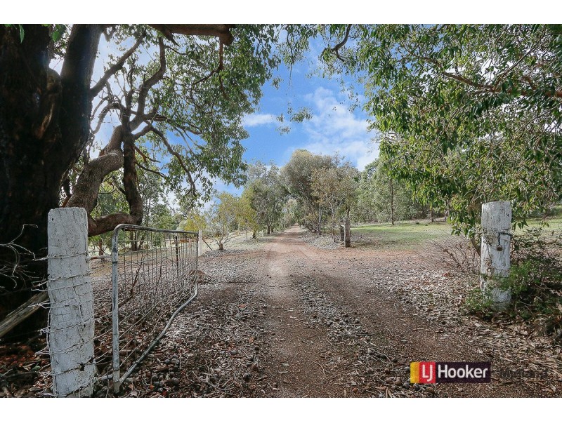 1120 Berry Road, Gidgegannup WA 6083