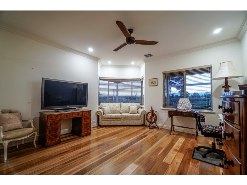 421 Berry Road, Gidgegannup WA 6083