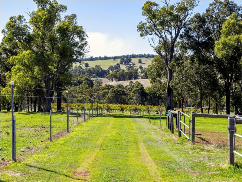 421 Berry Road, Gidgegannup WA 6083