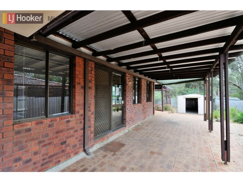 80 Markham Way, Swan View WA 6056