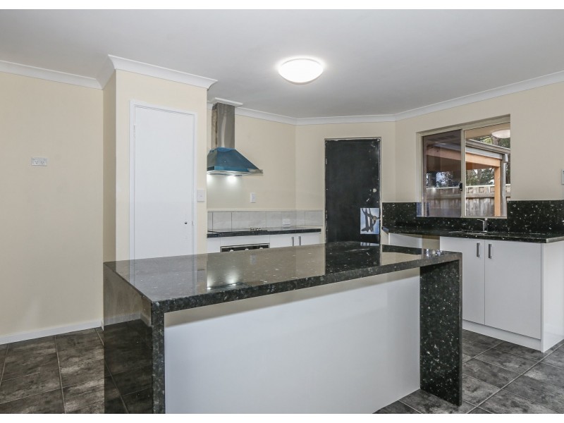 16 Altai Dale, Stratton WA 6056