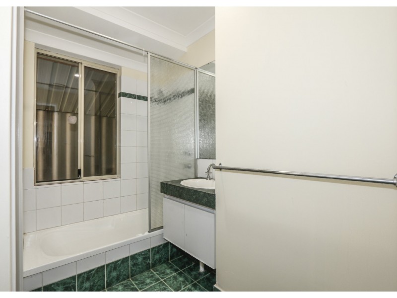 16 Altai Dale, Stratton WA 6056