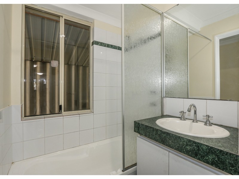 16 Altai Dale, Stratton WA 6056