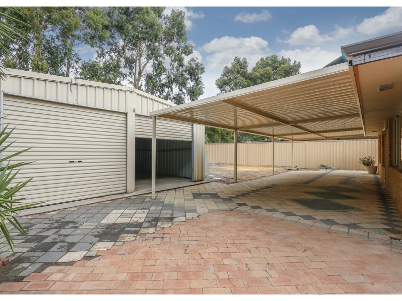 16 Altai Dale, Stratton WA 6056