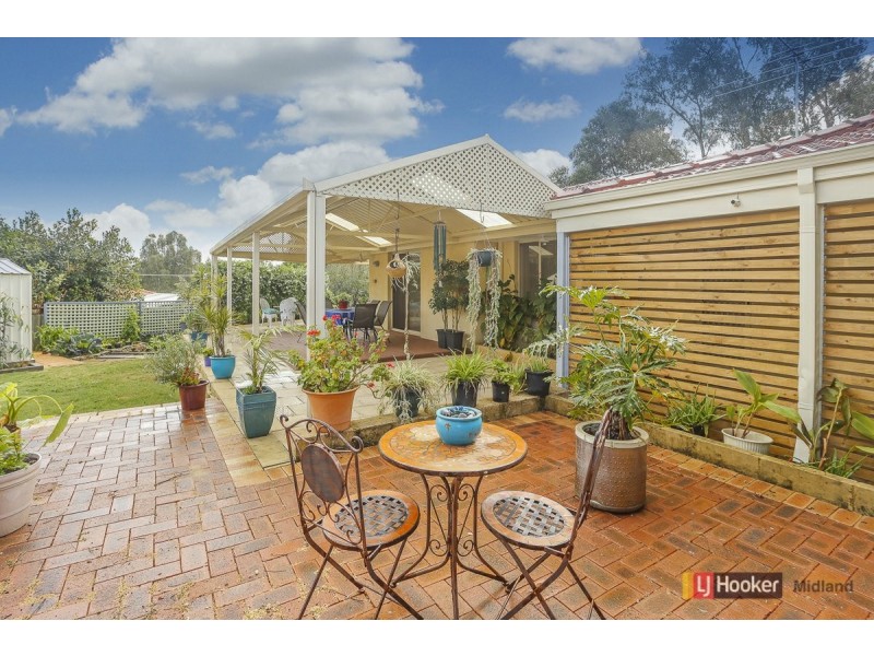 24 Harcourt Place, Bellevue WA 6056