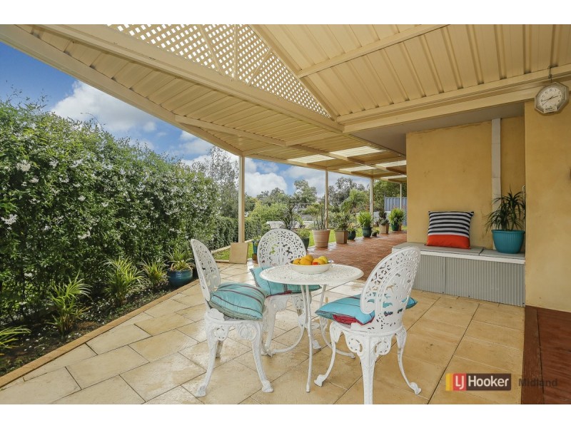 24 Harcourt Place, Bellevue WA 6056