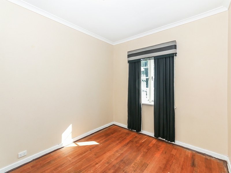 2 Coolga Road, Koongamia WA 6056