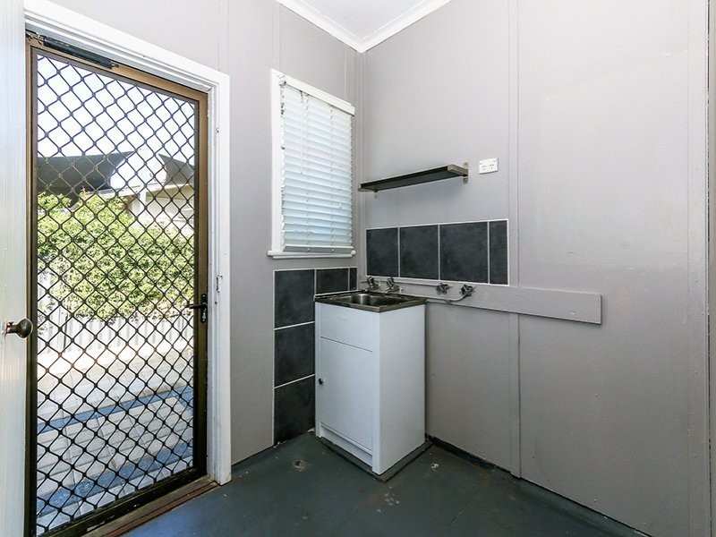 2 Coolga Road, Koongamia WA 6056