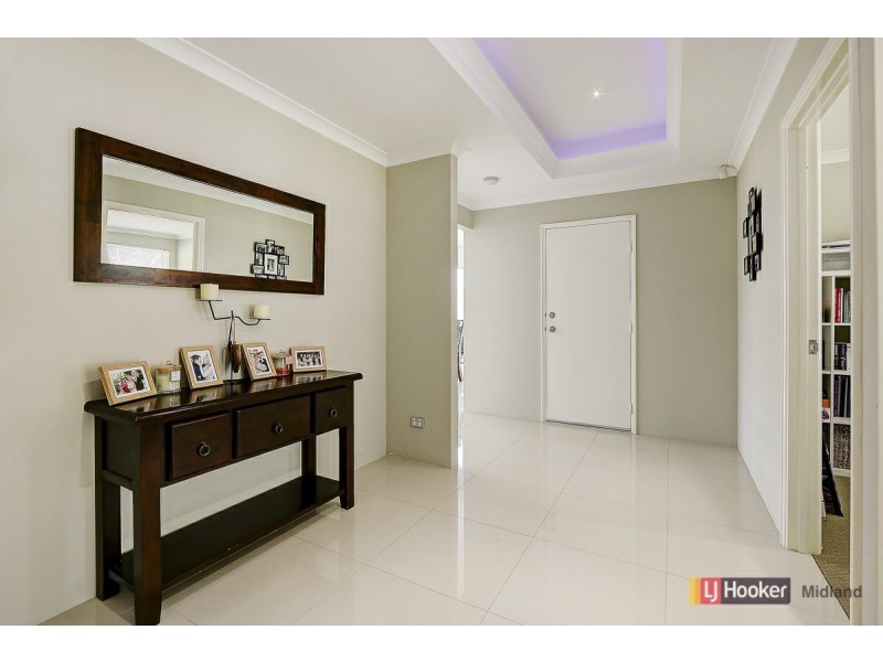 42 Cranwood Crescent, Viveash WA 6056