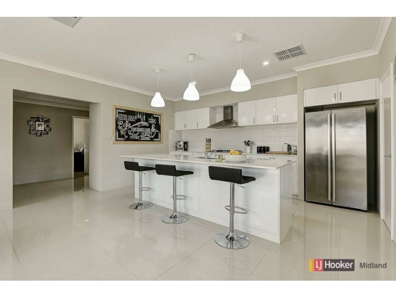 42 Cranwood Crescent, Viveash WA 6056