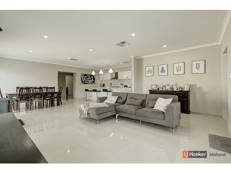 42 Cranwood Crescent, Viveash WA 6056