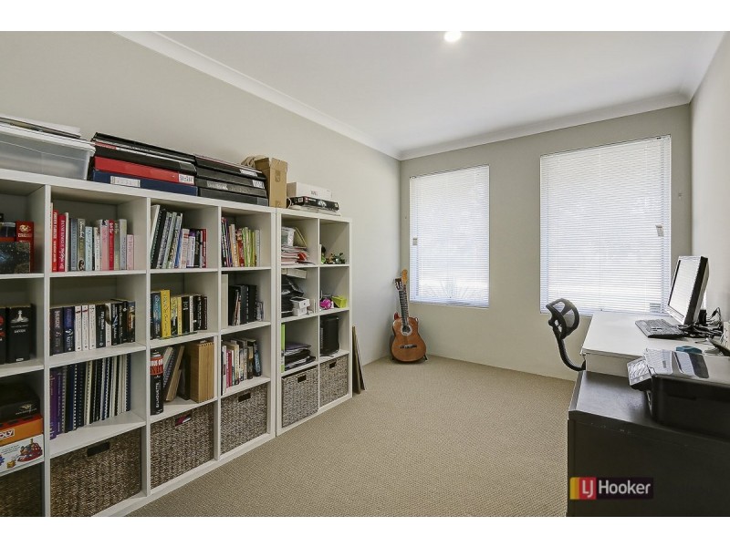 42 Cranwood Crescent, Viveash WA 6056