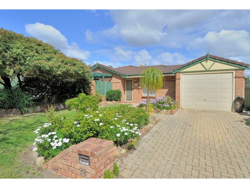 38 Edwards Entrance, Stratton WA 6056