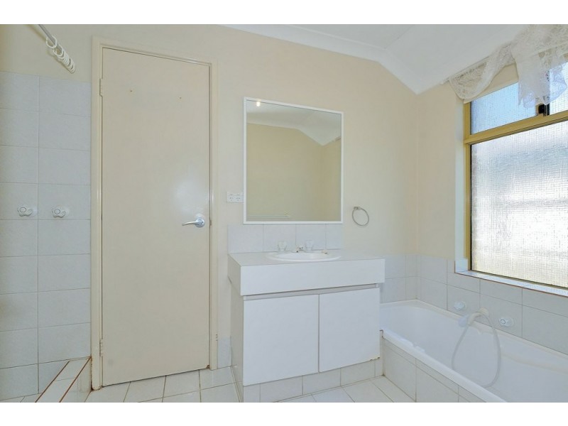 38 Edwards Entrance, Stratton WA 6056