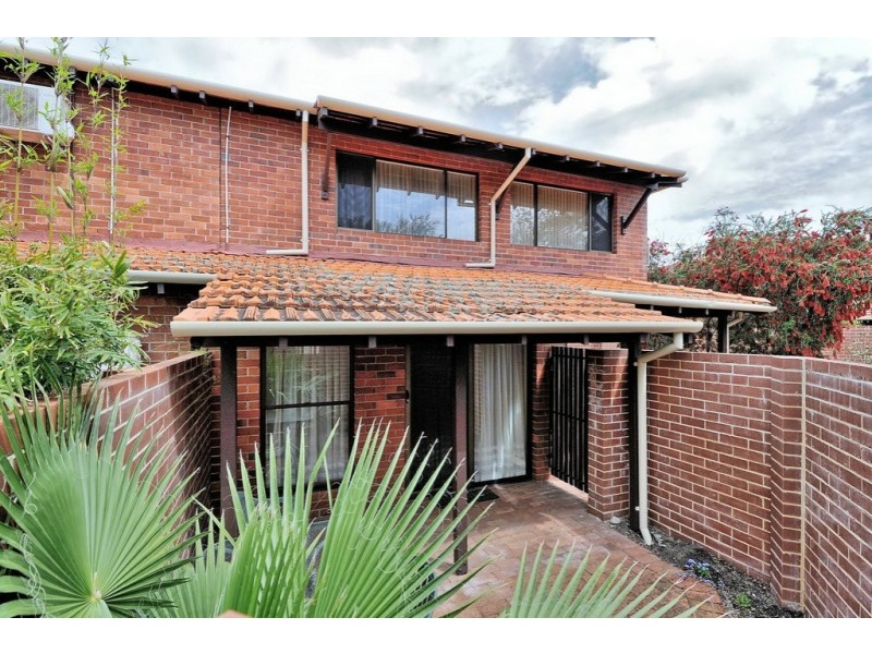 2/43 Lockhart Street, Como WA 6152
