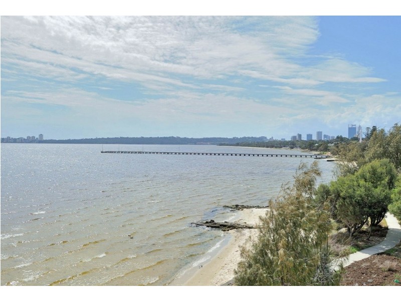 2/43 Lockhart Street, Como WA 6152