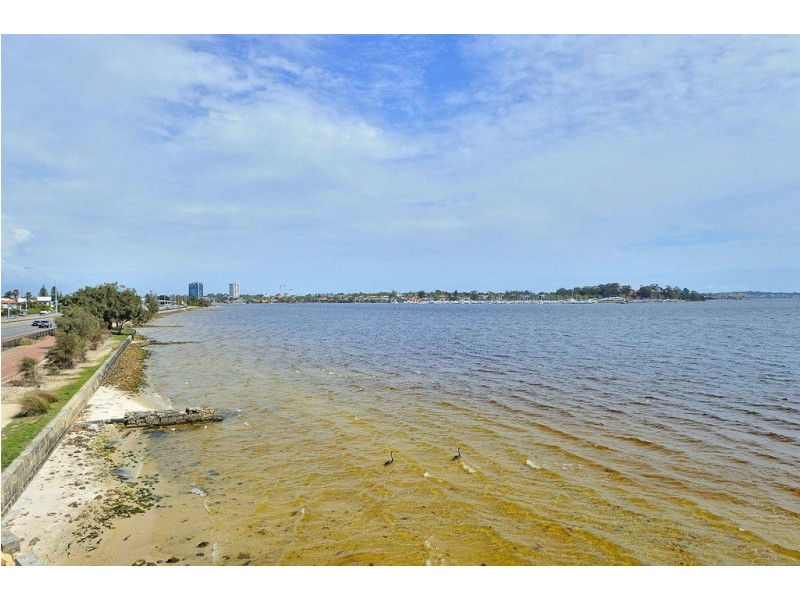 2/43 Lockhart Street, Como WA 6152