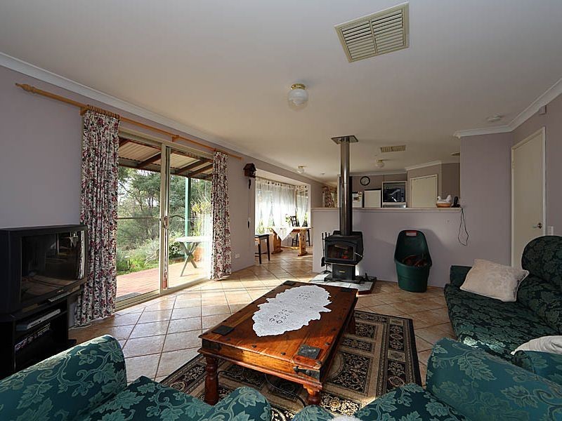 94 Old Coach Road, Gidgegannup WA 6083