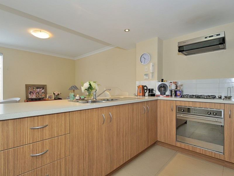 2/12 Charles East Street, Midland WA 6056