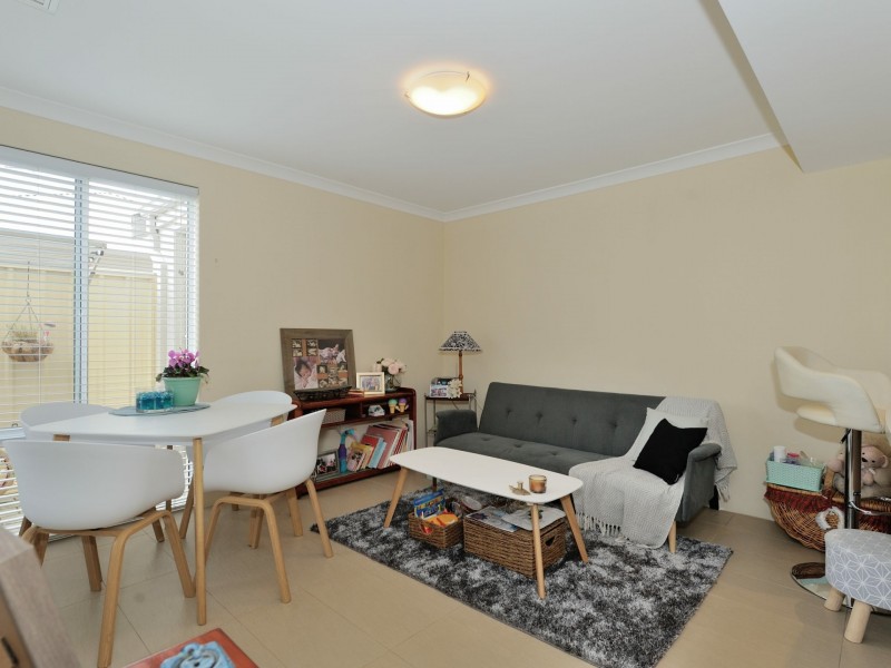2/12 Charles East Street, Midland WA 6056
