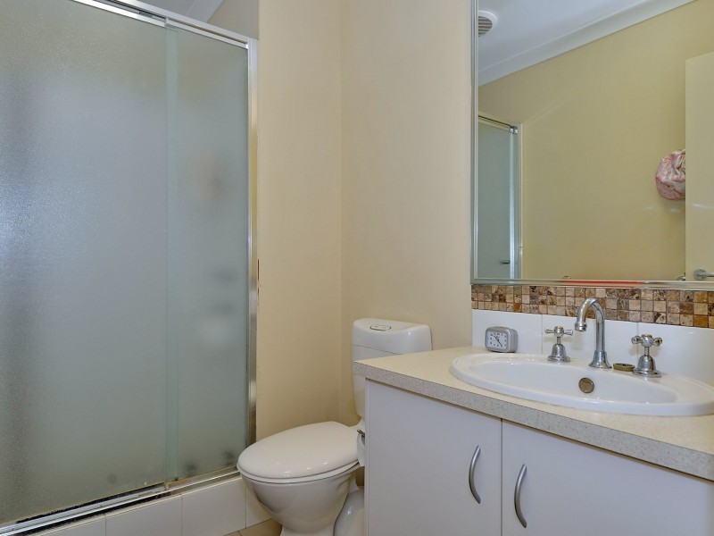 2/12 Charles East Street, Midland WA 6056