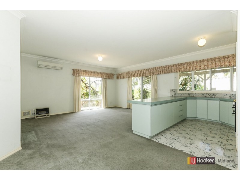 13 Buckingham Road, Swan View WA 6056