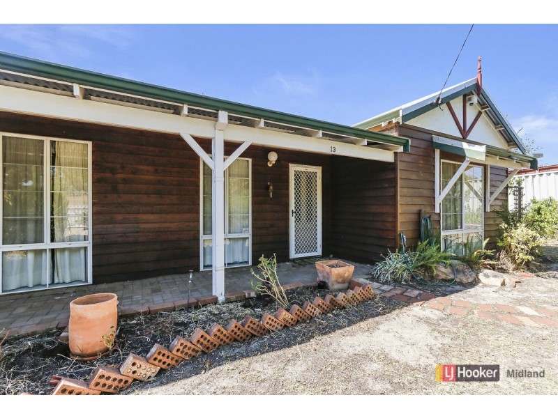 13 Buckingham Road, Swan View WA 6056