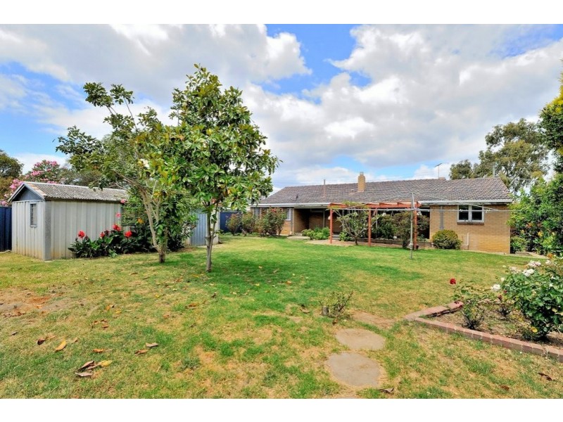 13 Avon Crescent, Viveash WA 6056