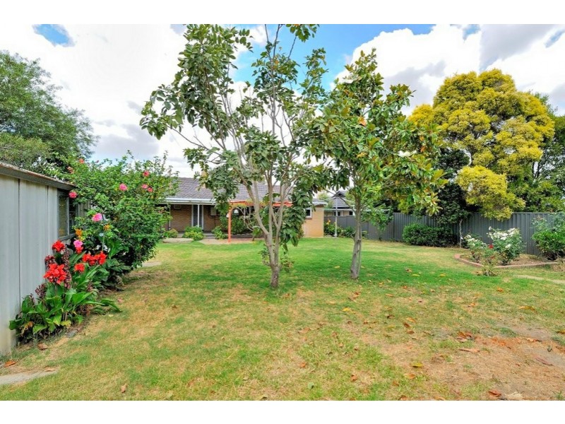 13 Avon Crescent, Viveash WA 6056