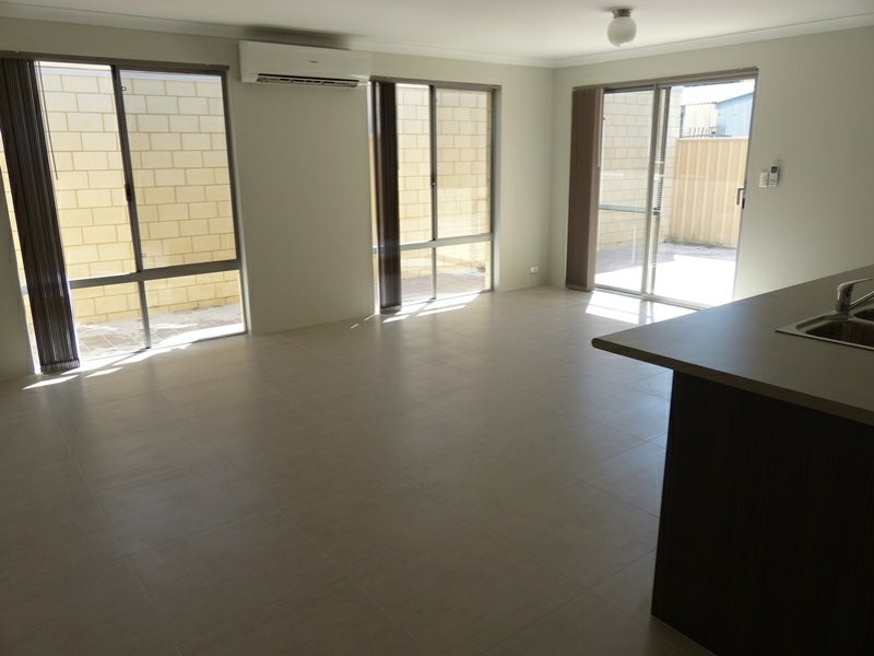 2/28 Blackburn Street, Bellevue WA 6056