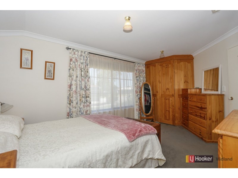 11 Corvina Place, Caversham WA 6055