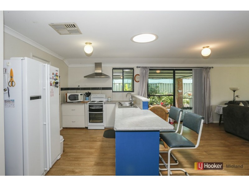 11 Corvina Place, Caversham WA 6055