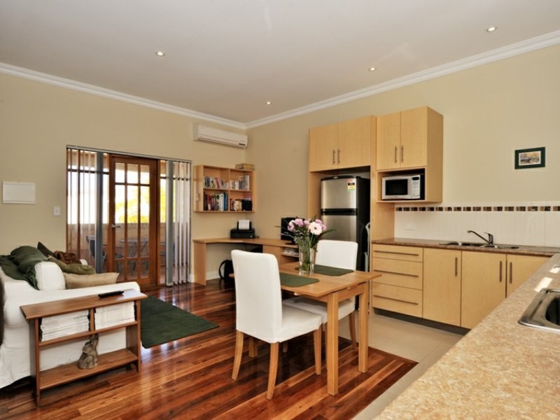 Unit 4/26 The Crescent, Midland WA 6056