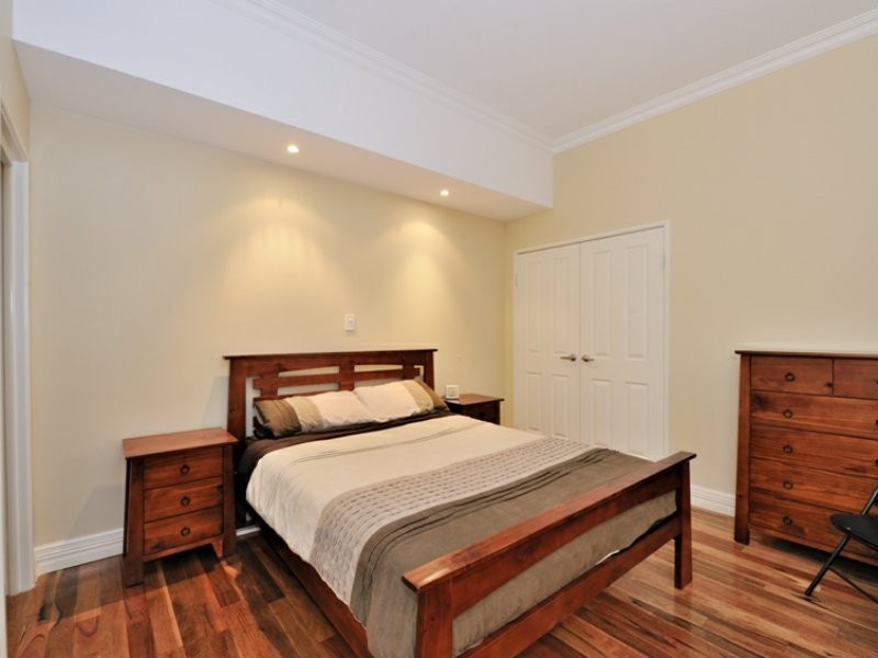Unit 4/26 The Crescent, Midland WA 6056