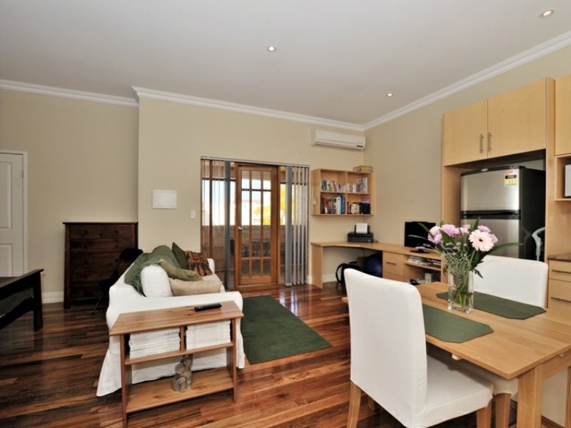 Unit 4/26 The Crescent, Midland WA 6056